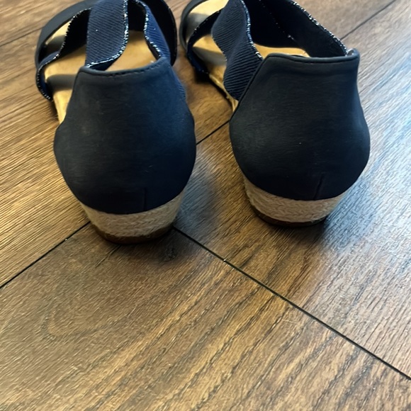 Impo stretch memory foam Roley sandal in Navy - Picture 4 of 8